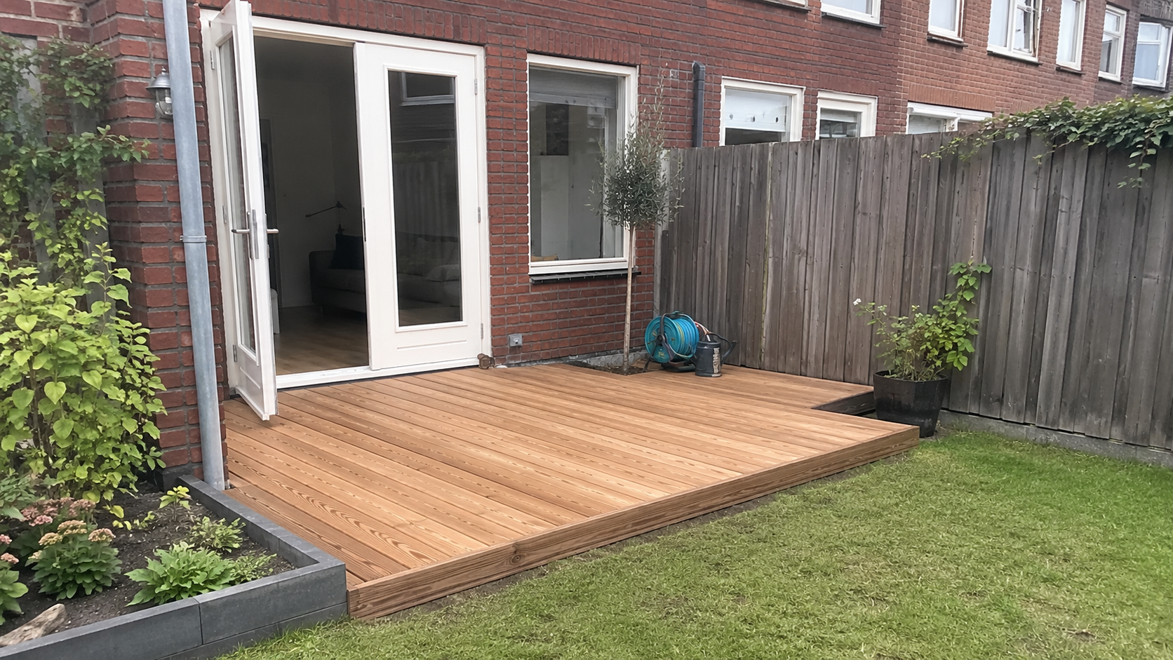 Projecten Houten vlonder als terras aan de woning